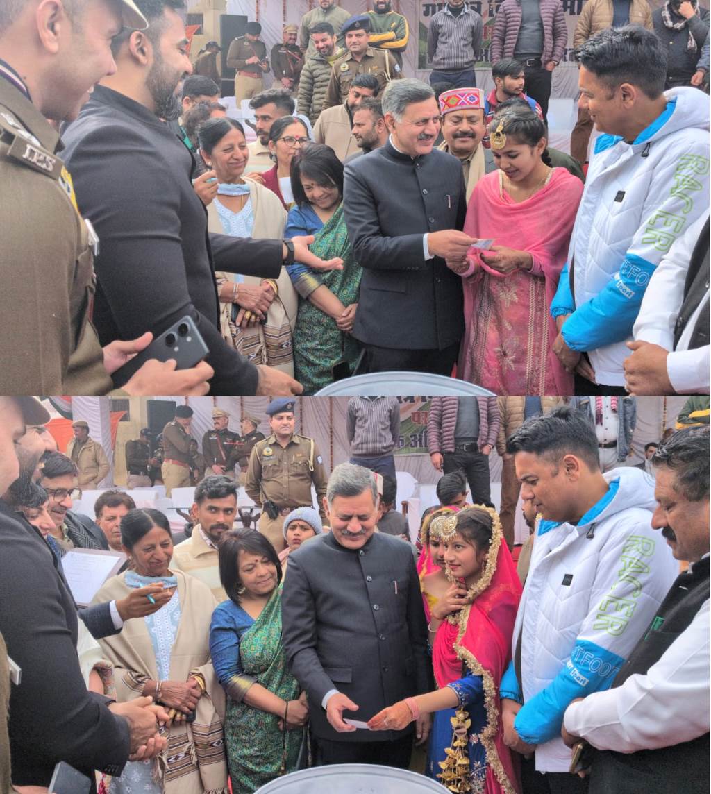 The first winner of the Red Cross Societys lucky draw received an Apple iPhone 16